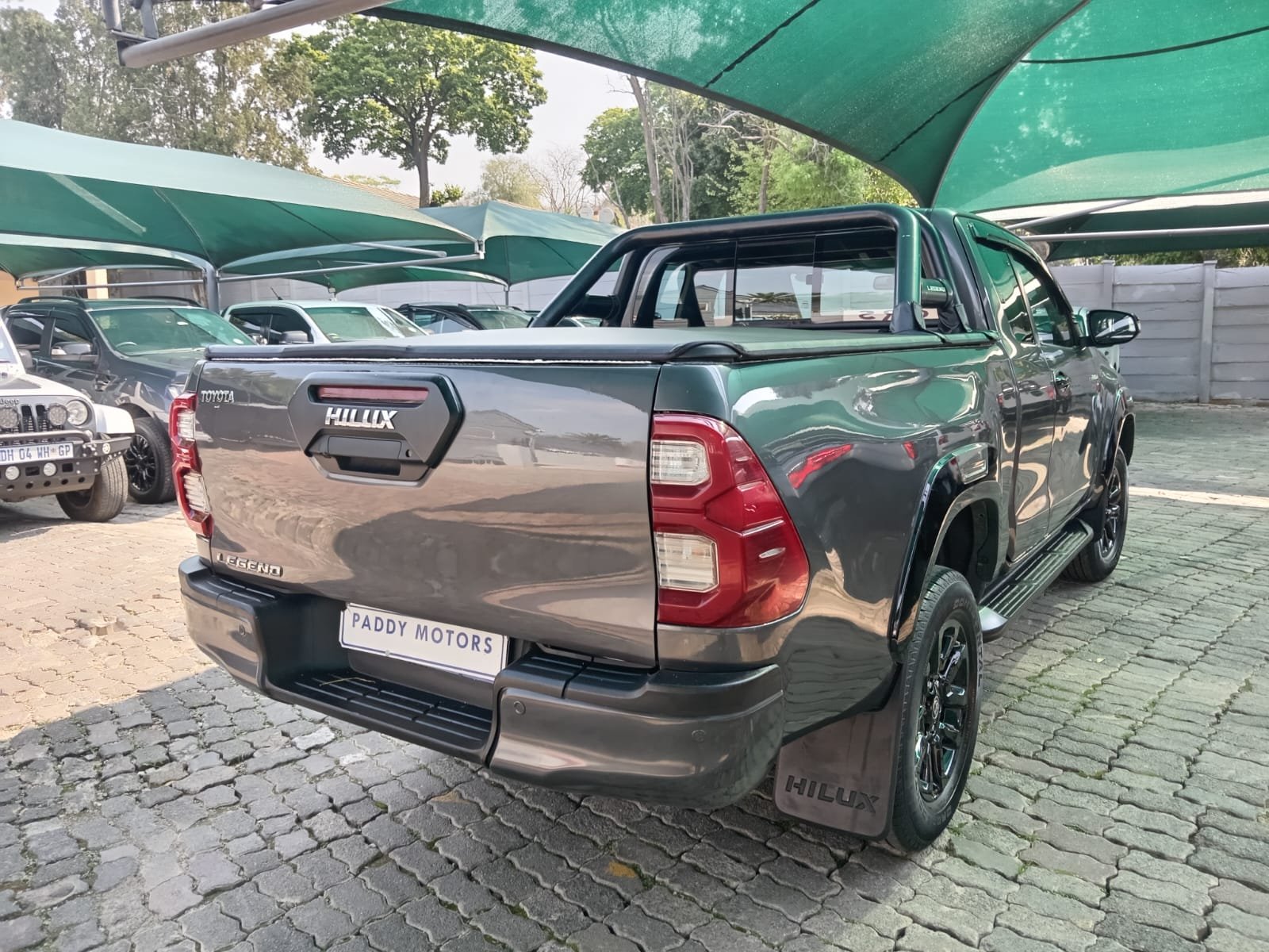 
								2021 TOYOTA HILUX 2.8 GD-6 LEGEND EXTRA CAB AUTO 4X4 full									