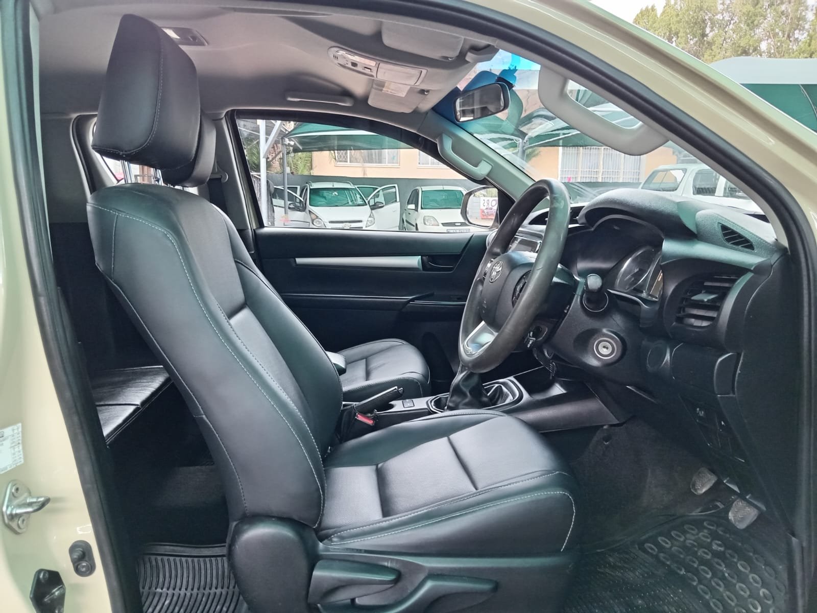 
								2022 TOYOTA HILUX 2.4GD-6 EXTRA CAB full									